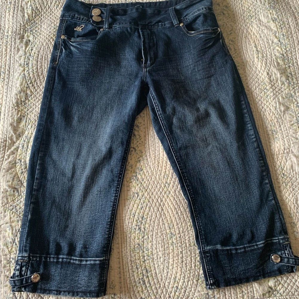Donated VGUC Lola Jeans capris